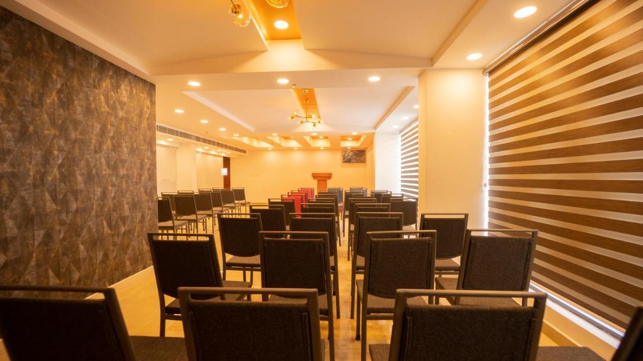 فندق Dev Residency تريفِندرم المظهر الخارجي الصورة